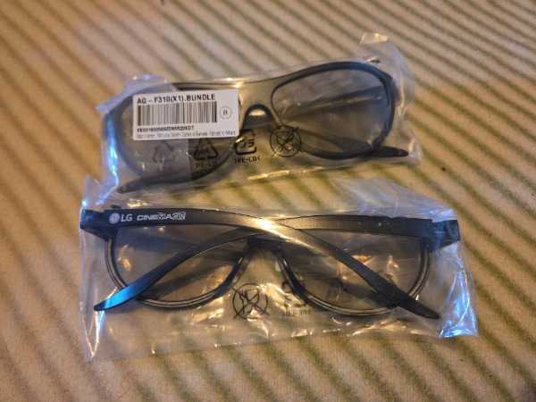 Thumbnail for 5 pairs 3d glasses