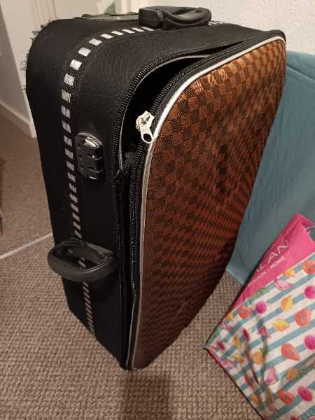 Thumbnail for Suitcase not fit for travel