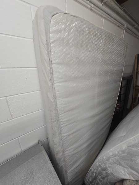 Thumbnail for Free double mattress