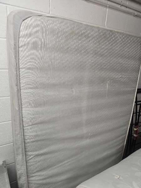 Thumbnail for Free double mattress