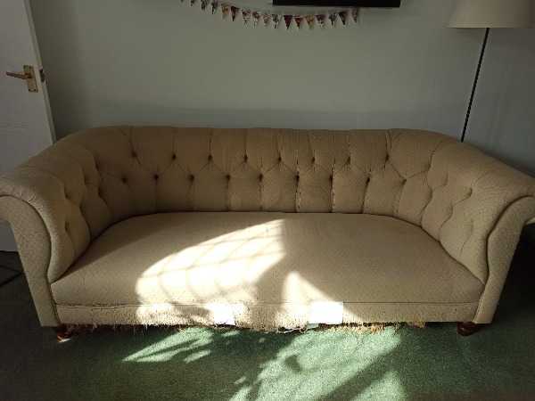 Freecycle: Chesterfield sofa