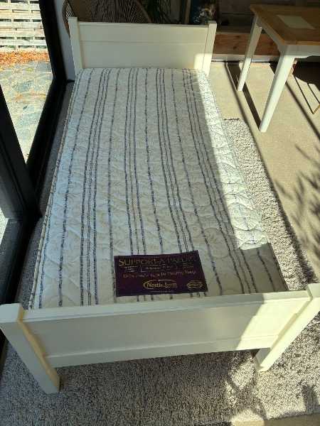 Single bed with mattress