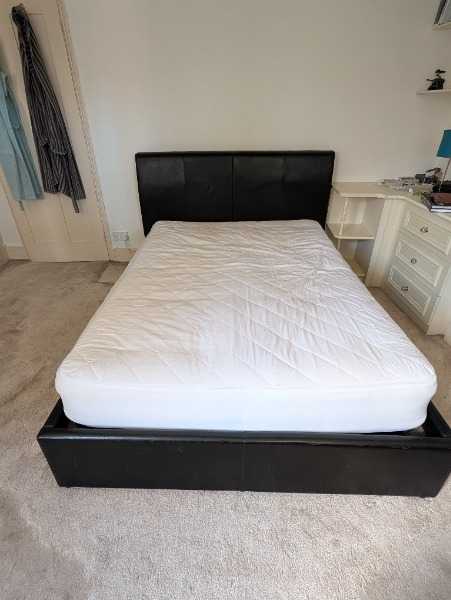 Double bed frame