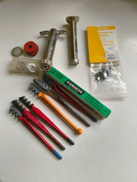 (Pending collection) Traditional glass cutting tools