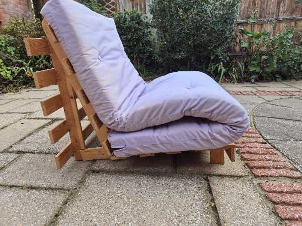 Single futon/armchair