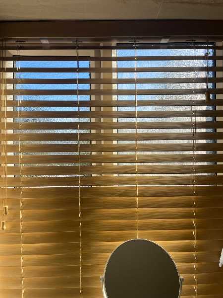 No drill Venetian blind
