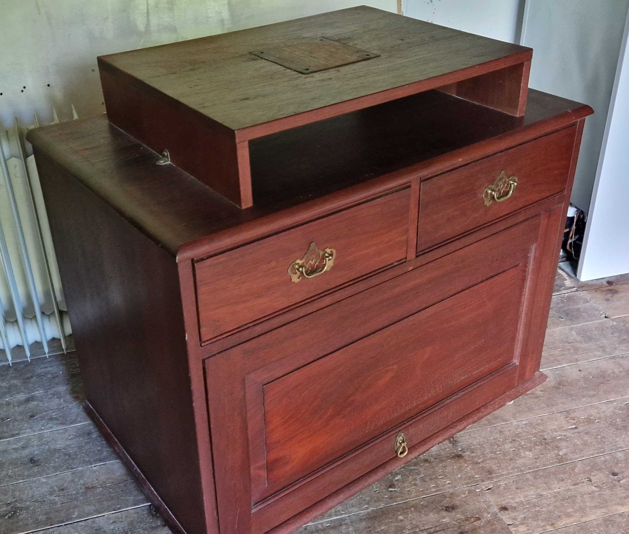 TV / DVD / Set Top Box / HiFi Unit OR Versatile