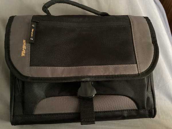Carry case for iPad/tablet