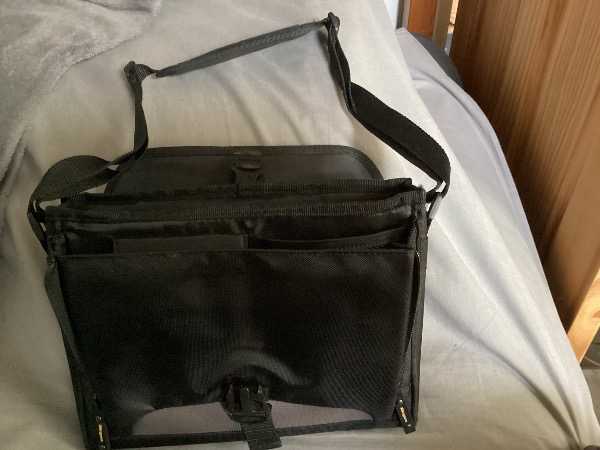 Carry case for iPad/tablet