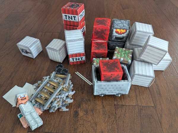 Freecycle: Minecraft Paper Craft Minecart Set