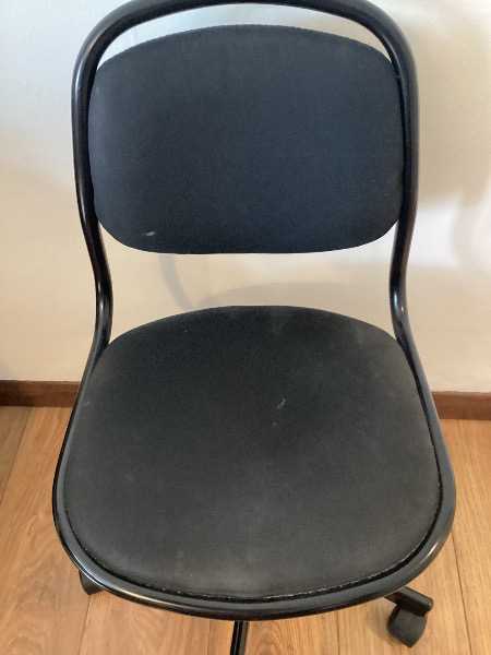 Kids desk chair