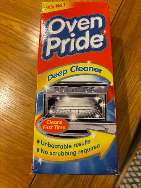 Oven cleaning kit