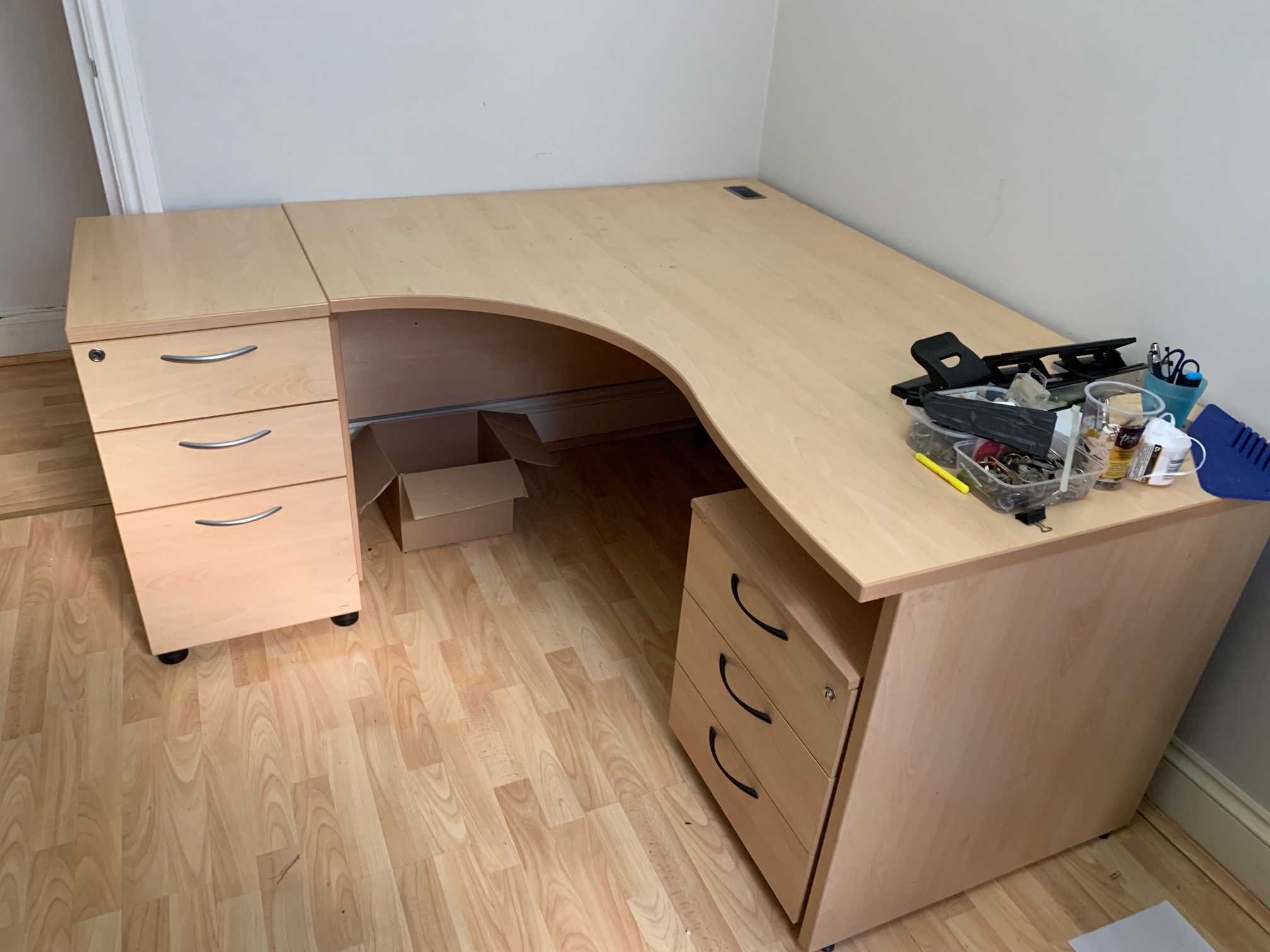 Corner desk and pedestal draws