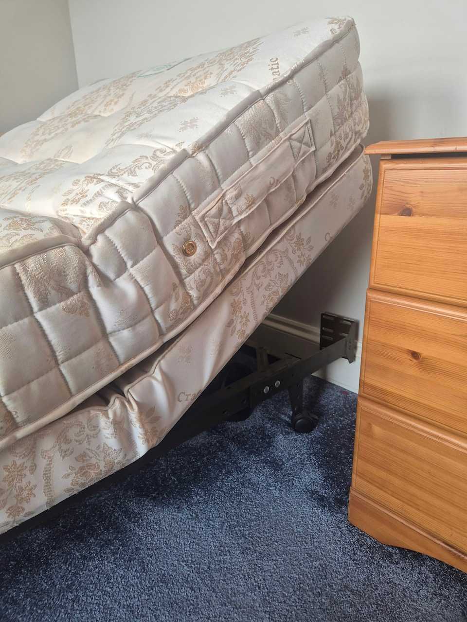 Electric single profiling bed