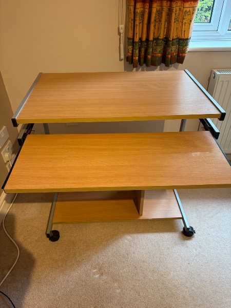 Computer table on wheels