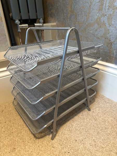 In trays for desk