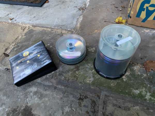 Computer storage discs