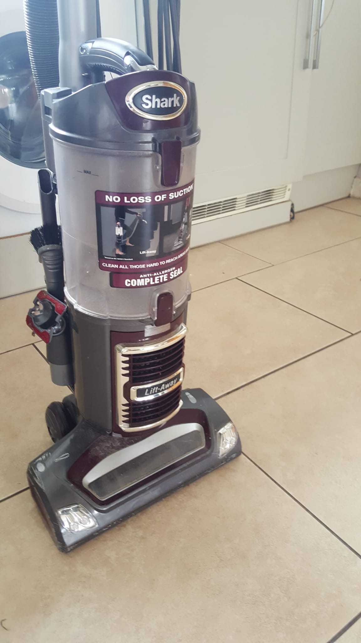 Freecycle: Shark Vacuum Cleaner