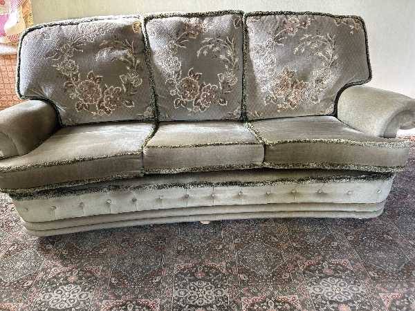 Suite Couch and two chairs