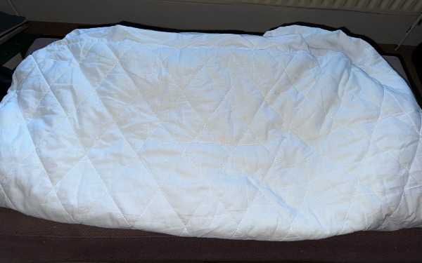 Single size Dunelm quilted waterproof mattress protector
