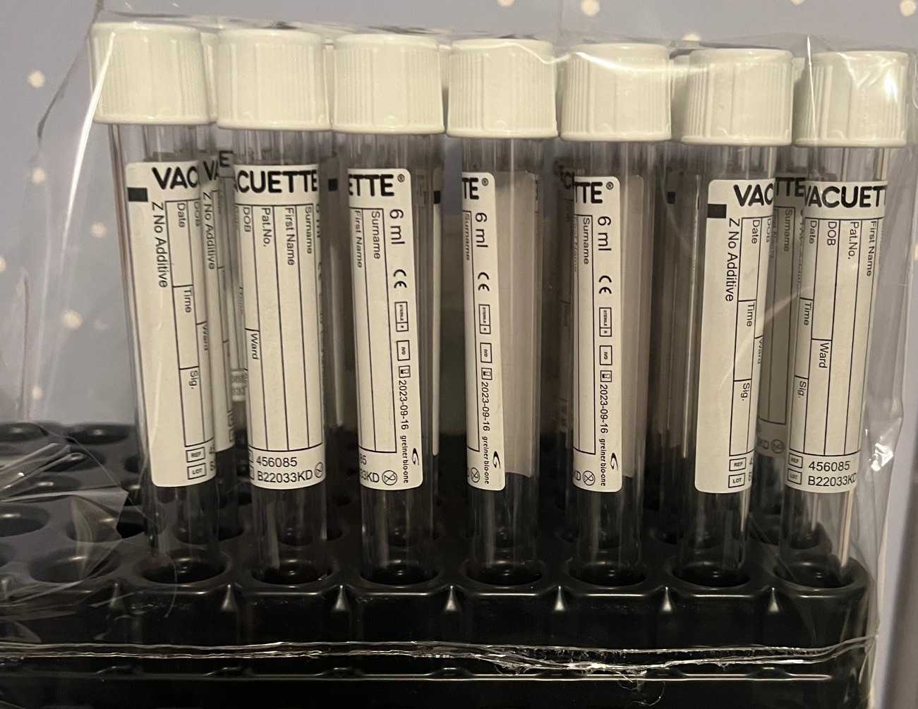 Freecycle: Unused, plain plastic test tubes/ vacutainer tubes
