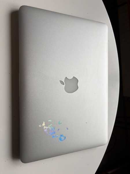 MacBook Pro (read description)