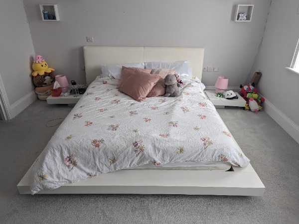 White Beliani king size bed with headboard and side tables