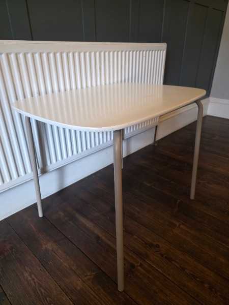 Child's desk / table