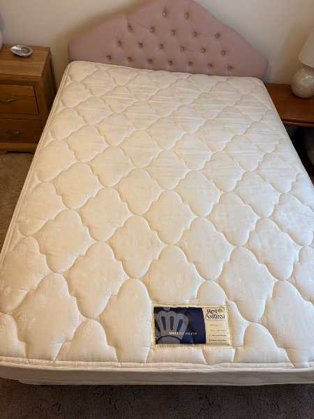 Beds - double and a 3/4