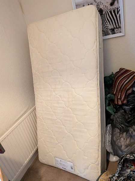 Single mattress