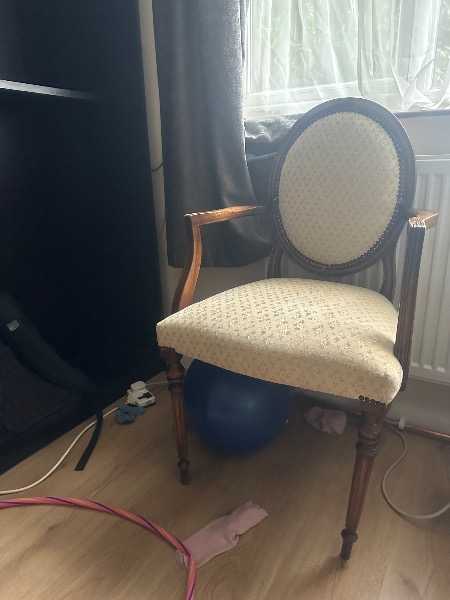 Dining table and 8 chairs