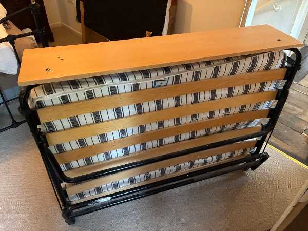 Folding bed