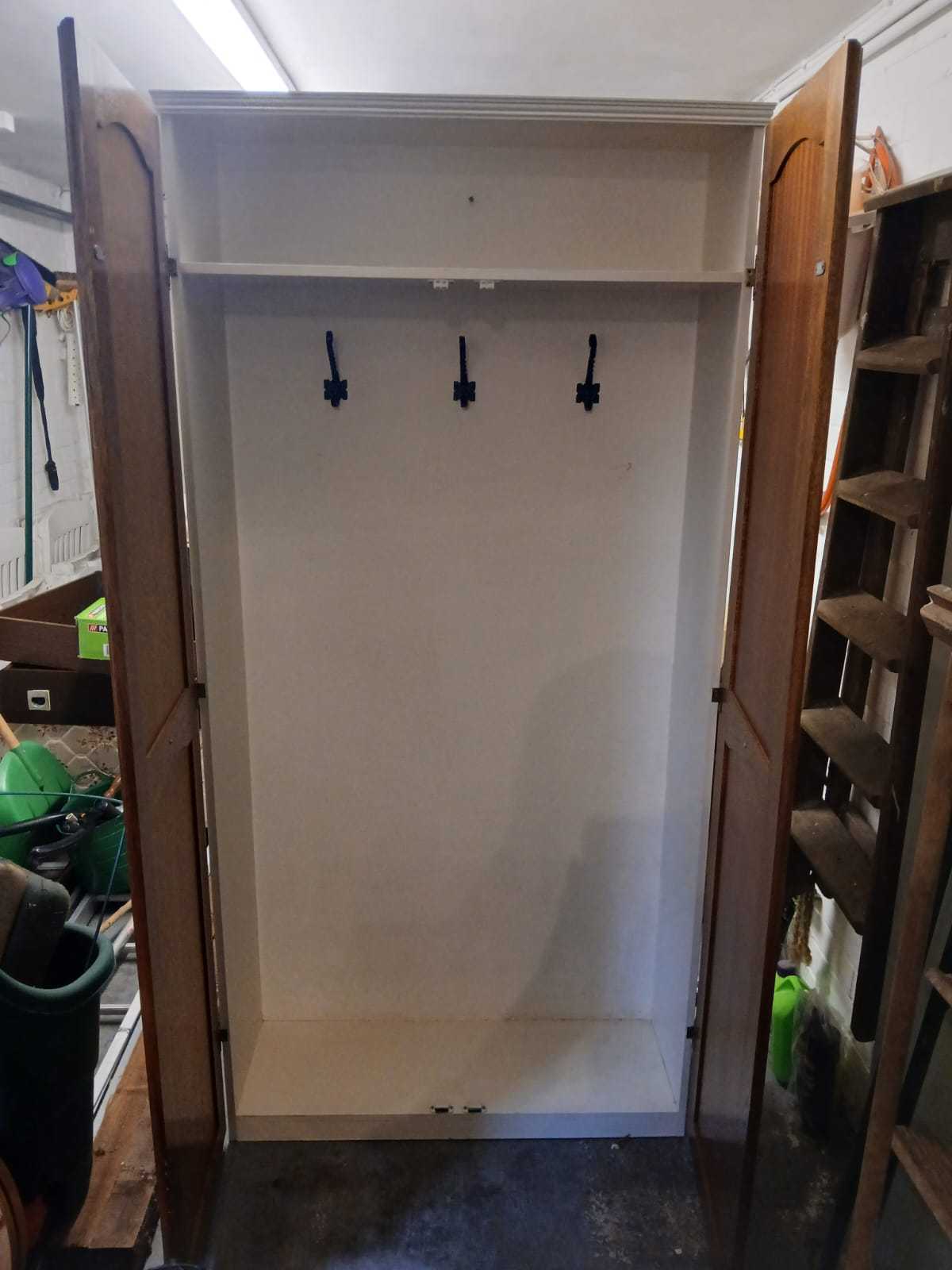 Wardrobe / coat cupboard