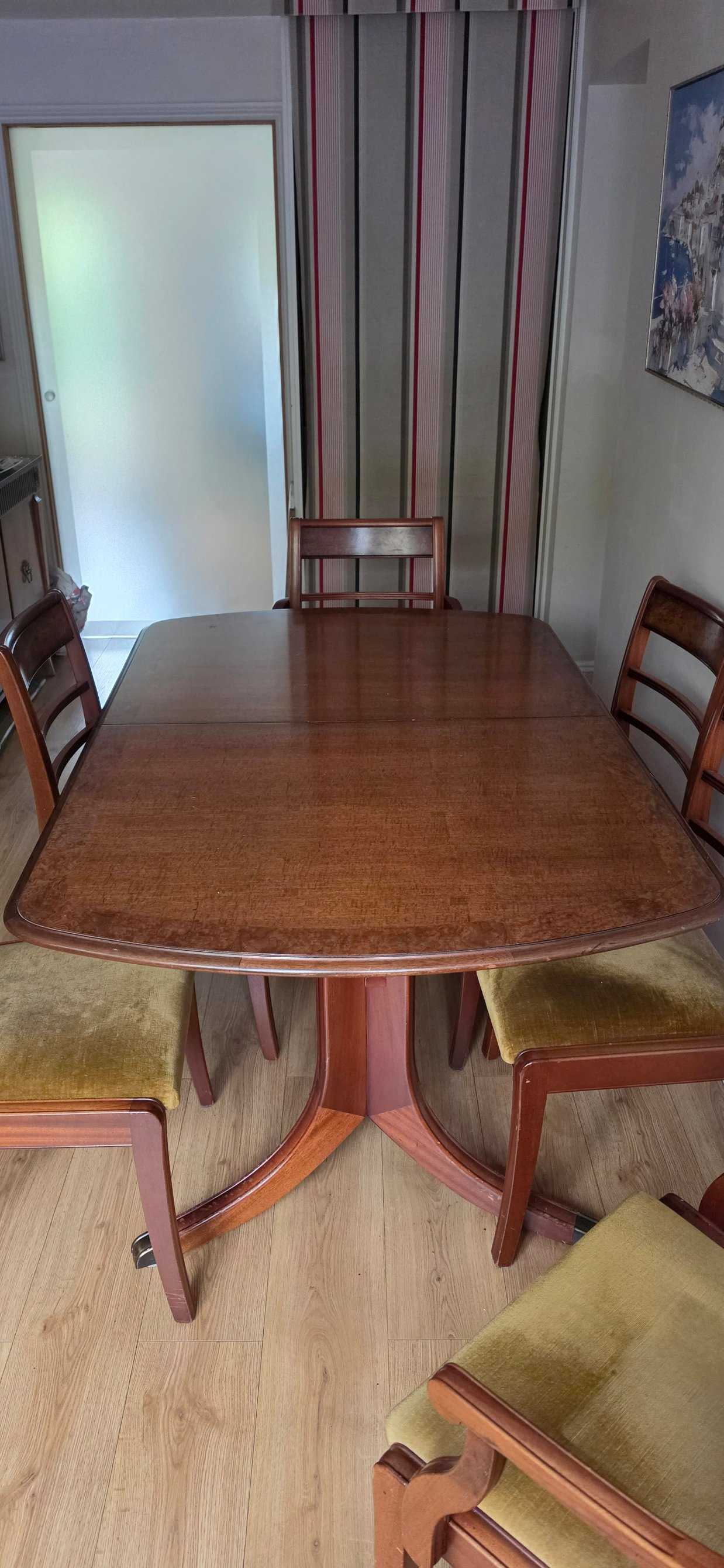Extending dining table and 6 chairs