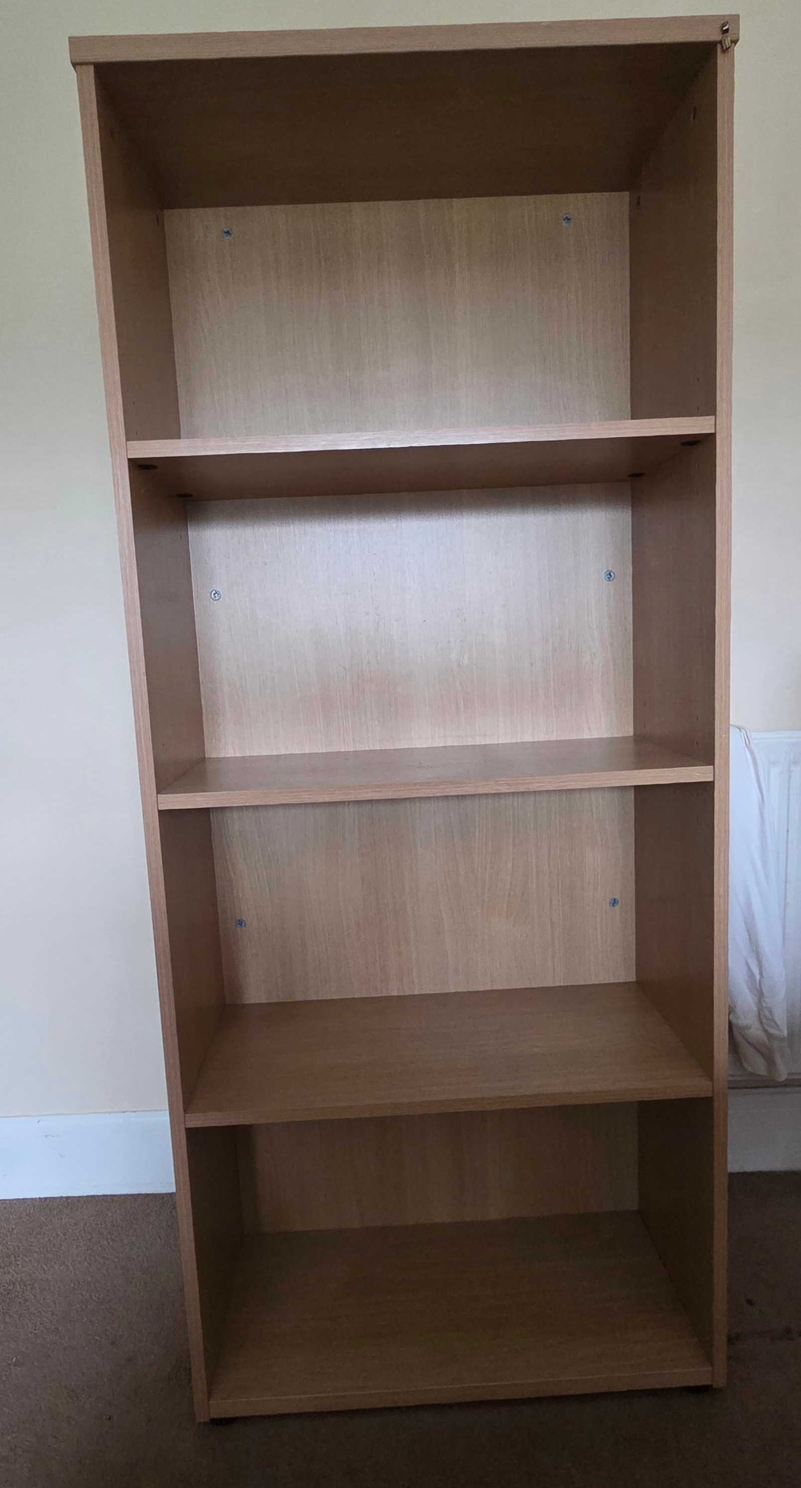 2x bookcase/shelf units