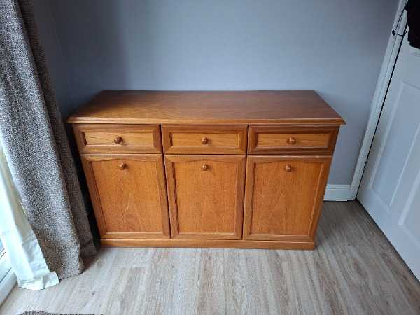 Freecycle: Good quality sideboard