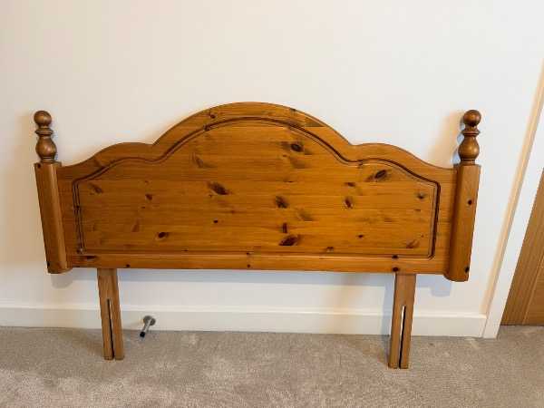 Pine bed head