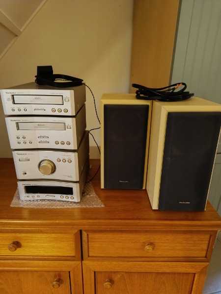 Freecycle: Vintage Technics mini hi-fi system