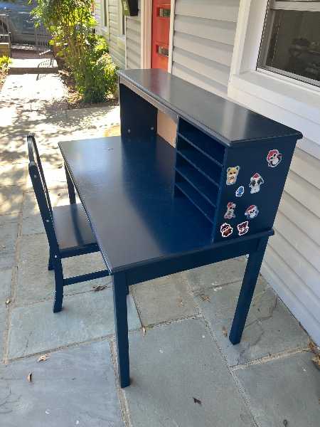 Kid’s desk with hutch and chair