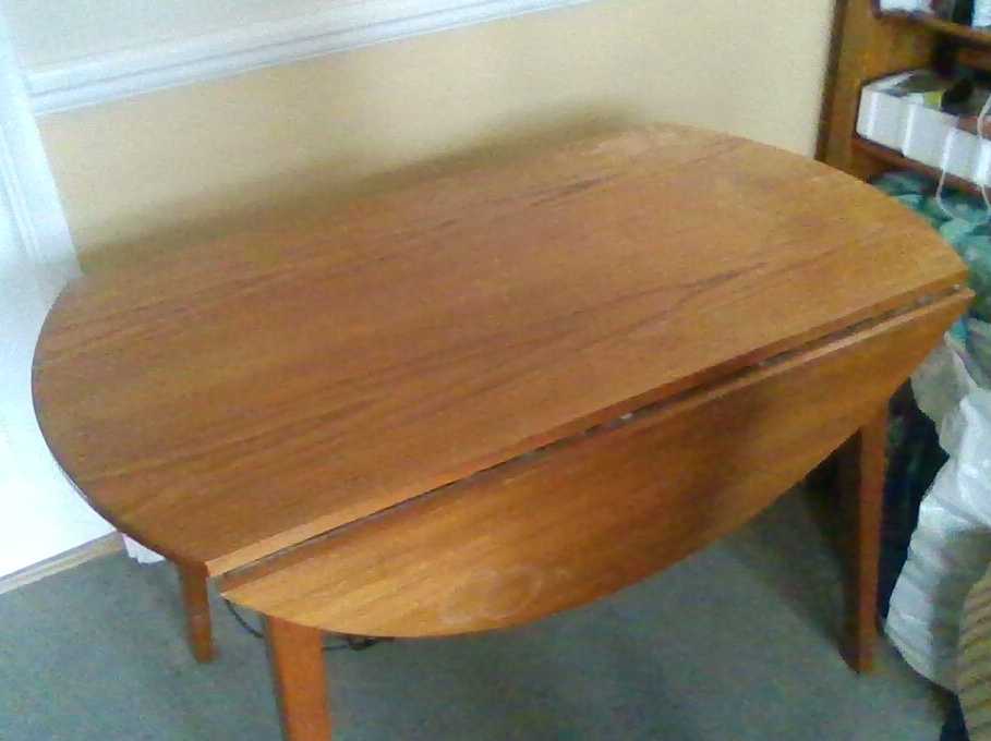 Drop-leaf dining table