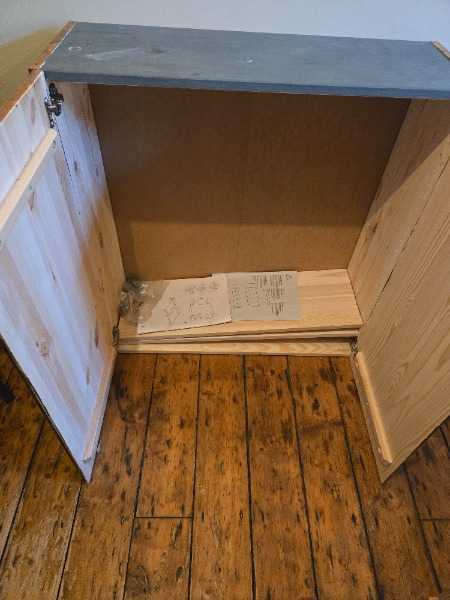 Cupboard/Cabinet