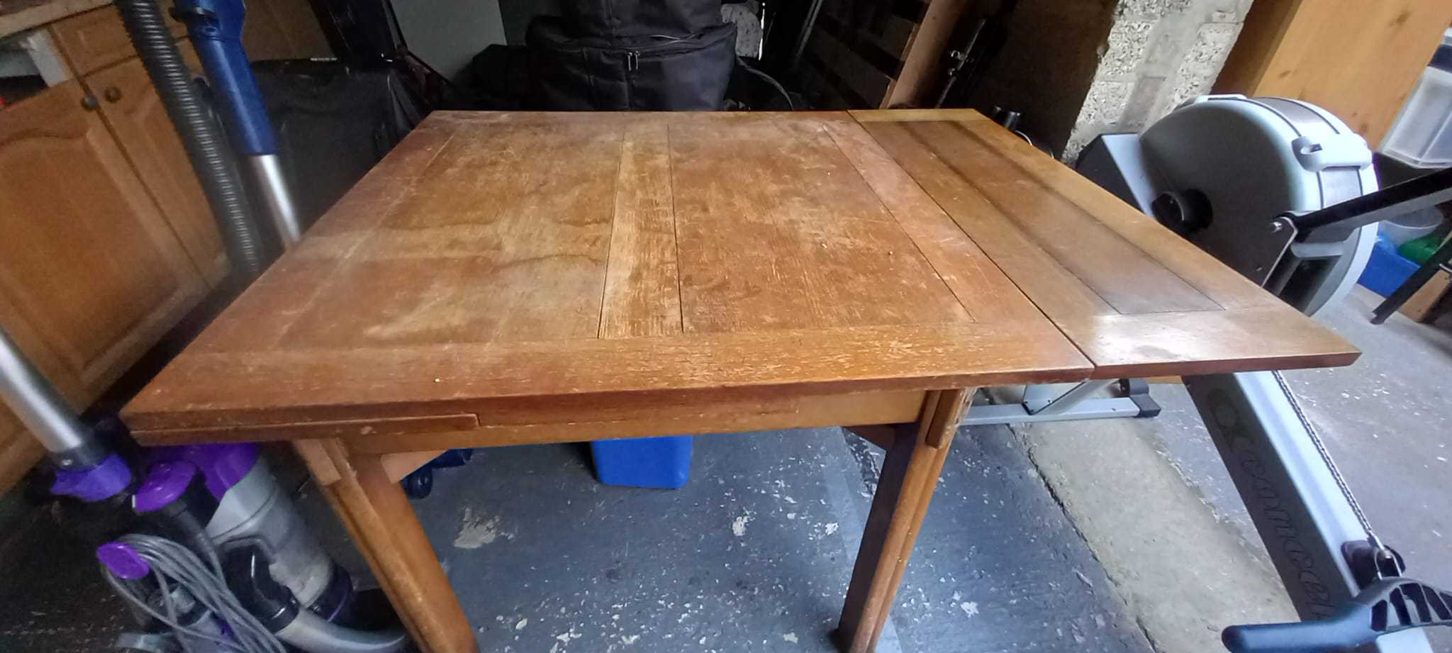 Extendable Dining Table