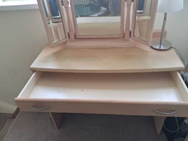 Dressing table with mirror