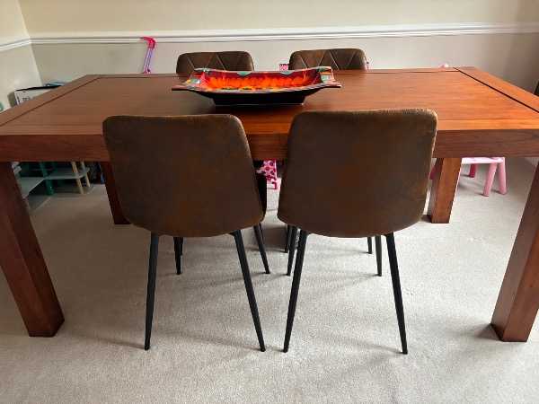 Dining room table