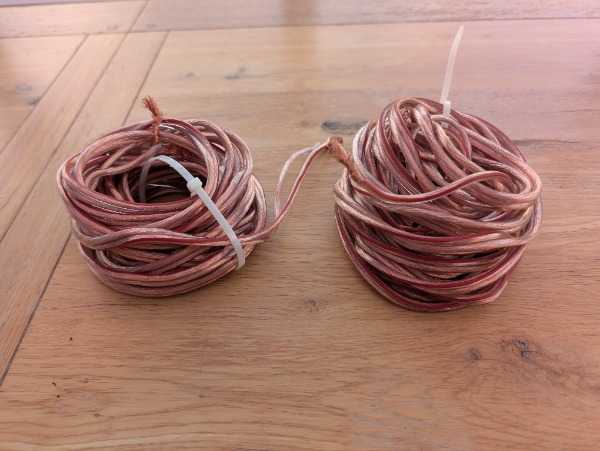 Speaker wire