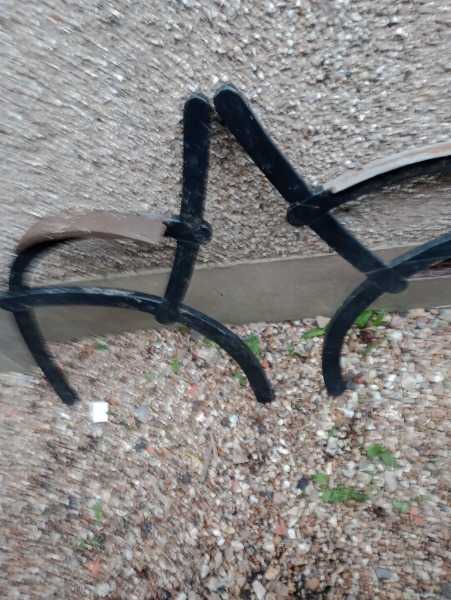 Freecycle: Cast Iron Bench ends
