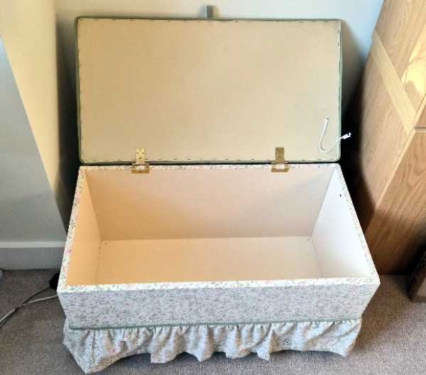 Ottoman storage unti