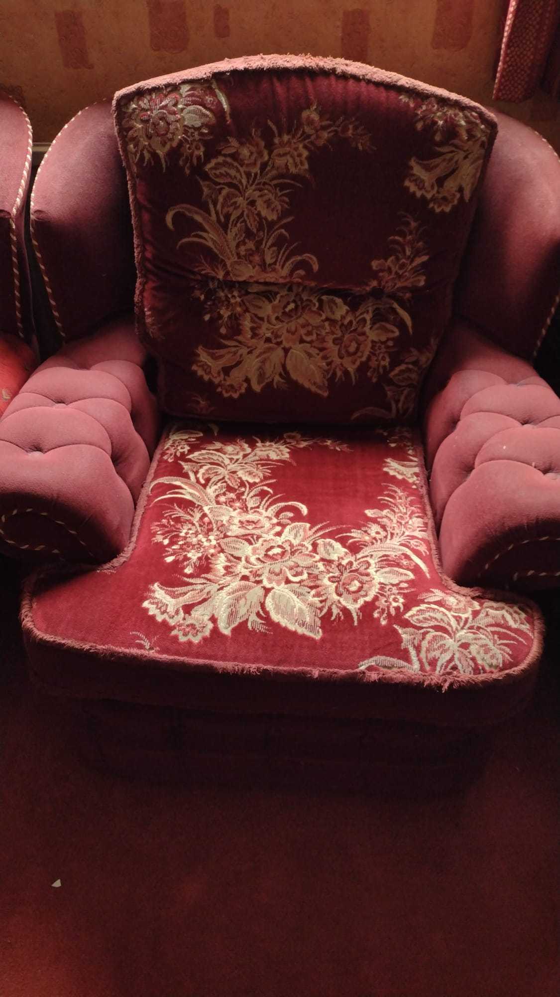 Sofa and 2 armchairs