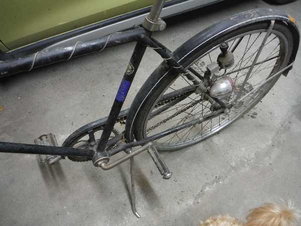 Bike, antique men's Schwinn Racer w fenders, one speed, stored indoors