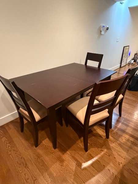 Dining table & 4 chairs